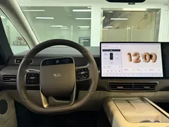 2024 Li Auto MEGA Ultra, белый — фото 15