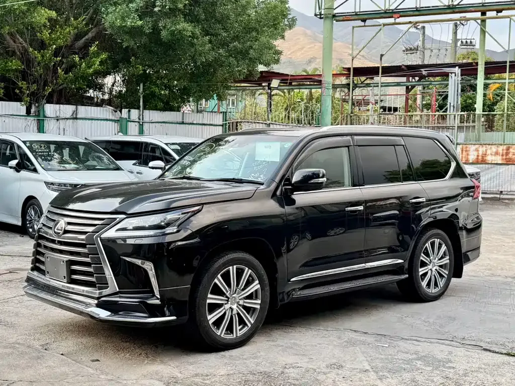 2016 Lexus LX 570 Premium Luxury
