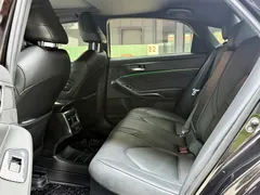 2019 Toyota Avalon Hybrid 2.5L Luxury — фото 18