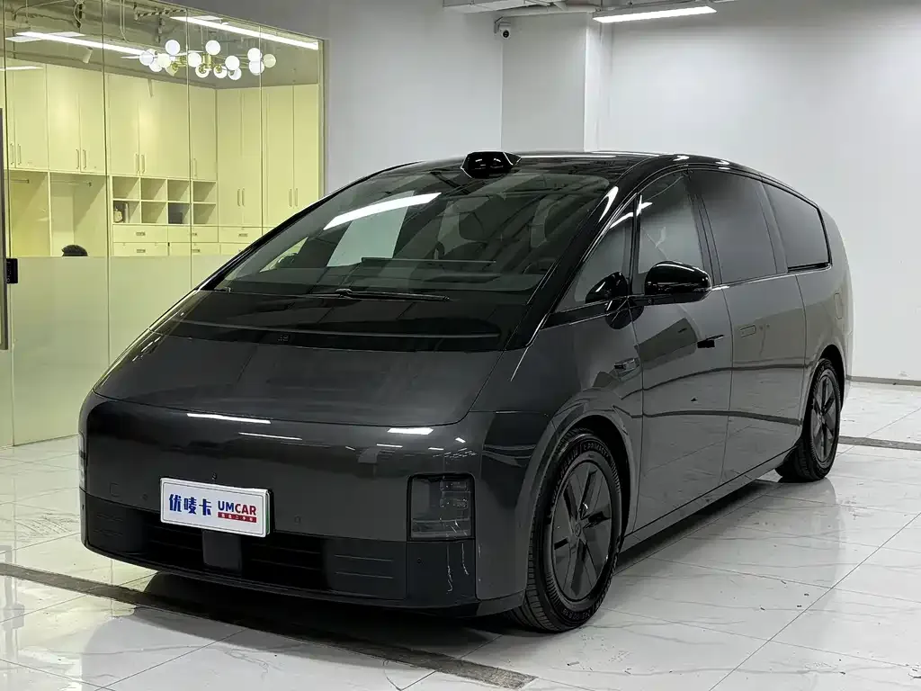 2024 Li Auto MEGA Ultra