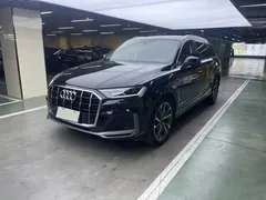 2022 Audi Q7 55 TFSI quattro S line Sport, чёрный — фото 1