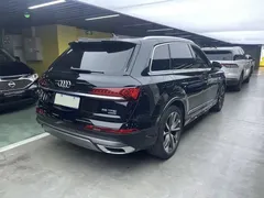 2022 Audi Q7 55 TFSI quattro S line Sport, чёрный — фото 4