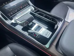2022 Audi Q7 55 TFSI quattro S line Sport, чёрный — фото 11