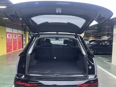 2022 Audi Q7 55 TFSI quattro S line Sport, чёрный — фото 14