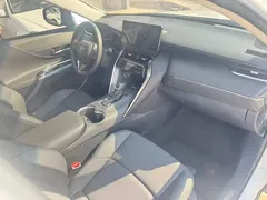 2023 Toyota Venza 2.0L CVT 2WD Luxury, белый — фото 8