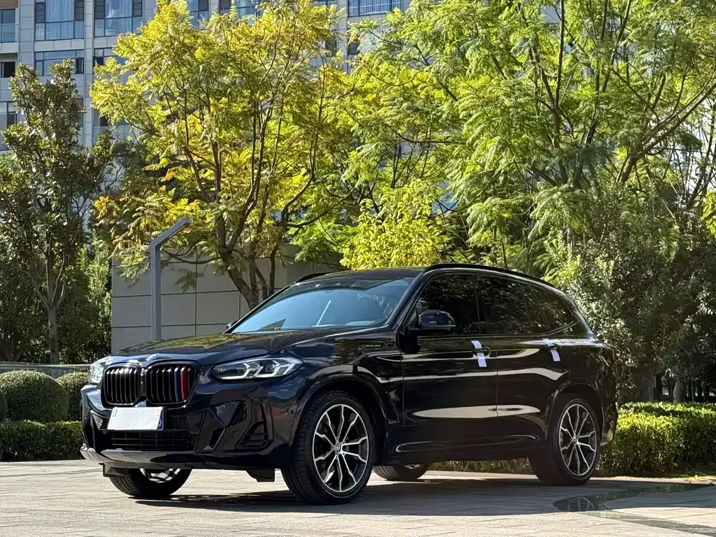 2022 BMW X3 Leading M Night Package