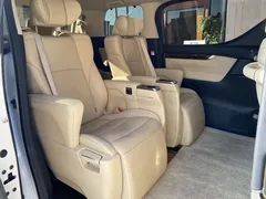 2021 Toyota Alphard Hybrid 2.5L Luxury, белый — фото 8