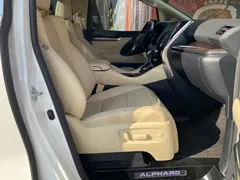 2021 Toyota Alphard Hybrid 2.5L Luxury, белый — фото 9