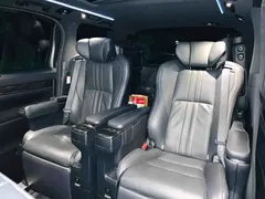2020 Lexus LM 300h 7-seat, чёрный — фото 16