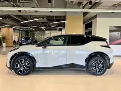 2025 Zeekr X 4 seats RWD Magic Cube, белый — фото 3
