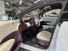 2025 Zeekr X 4 seats RWD Magic Cube, белый — фото 7