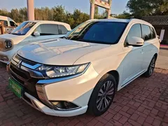 2021 Mitsubishi Outlander 2.0L 2WD 5, белый — фото 2