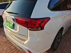 2021 Mitsubishi Outlander 2.0L 2WD 5, белый — фото 8