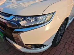 2021 Mitsubishi Outlander 2.0L 2WD 5, белый — фото 24