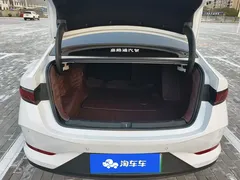 2025 BYD Qin PLUS DM-i PHEV Smart Driving 55km Leading, белый — фото 4