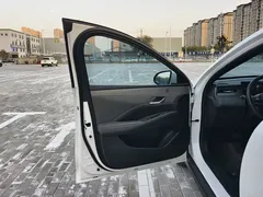 2025 BYD Qin PLUS DM-i PHEV Smart Driving 55km Leading, белый — фото 7