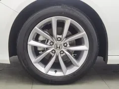 2022 Honda Accord 260TURBO Luxury, белый — фото 17