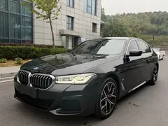 2023 BMW 5 Series 530Li Premium M Sport Package, чёрный — фото 1