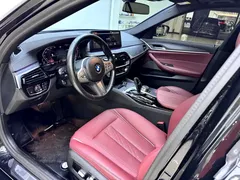 2023 BMW 5 Series 530Li Leading M Sport Package, чёрный — фото 9