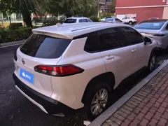 2022 Toyota Corolla Cross 2.0L Luxury, белый — фото 3