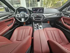 2022 BMW 5 Series 525Li M Sport Package, чёрный — фото 16
