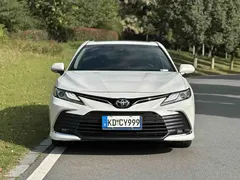 2021 Toyota Camry 2.0G Luxury, белый — фото 2
