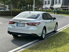 2021 Toyota Camry 2.0G Luxury, белый — фото 6