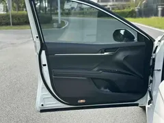 2021 Toyota Camry 2.0G Luxury, белый — фото 14
