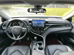 2021 Toyota Camry 2.0G Luxury, белый — фото 17