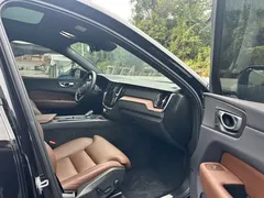 2023 Volvo XC60 4WD Luxury, чёрный — фото 6