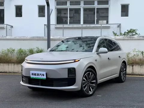 2025 Li Auto L6