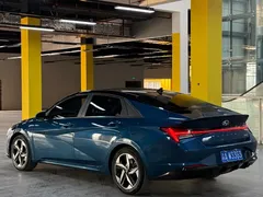 2021 Hyundai Elantra 240TGDi DCT LUX Premium, синий — фото 6