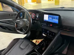 2021 Hyundai Elantra 240TGDi DCT LUX Premium, синий — фото 8
