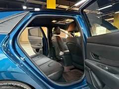 2021 Hyundai Elantra 240TGDi DCT LUX Premium, синий — фото 13