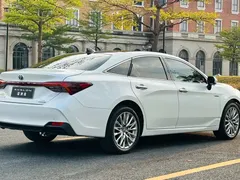 2023 Toyota Avalon Hybrid 2.5L 20th Anniversary Platinum Edition, белый — фото 6
