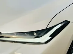 2023 Toyota Avalon Hybrid 2.5L 20th Anniversary Platinum Edition, белый — фото 12