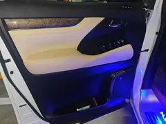2023 Toyota Alphard 2.5L Hybrid Premium Gold, белый — фото 7