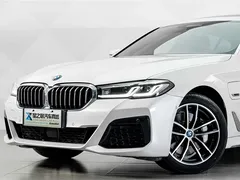 2022 BMW 5 Series 535Le PHEV Pioneer M Sport Package, белый — фото 3