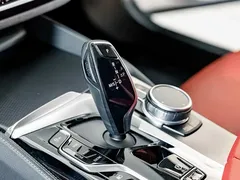 2022 BMW 5 Series 535Le PHEV Pioneer M Sport Package, белый — фото 14