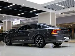 2023 Volvo S90 — фото 5