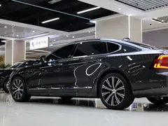 2023 Volvo S90 — фото 12