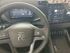 2025 BYD Yuan PLUS Smart Driving 510km Leading, белый — фото 14