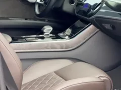 2022 Audi A8L 50 TFSI quattro Comfort Collector's Edition, чёрный — фото 10