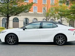 2023 Toyota Camry Hybrid 2.5HS Fashion, белый — фото 7