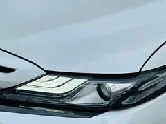 2023 Toyota Camry Hybrid 2.5HS Fashion, белый — фото 11