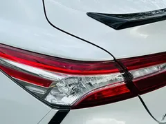 2023 Toyota Camry Hybrid 2.5HS Fashion, белый — фото 13
