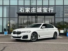 2022 BMW 5 Series 525i M Sport Package, белый — фото 2