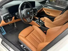 2022 BMW 5 Series 525i M Sport Package, белый — фото 11