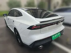 2023 Changan UNI-V 1.5T Premium, белый — фото 4