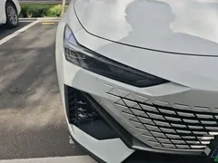 2023 Changan UNI-V 1.5T Premium, белый — фото 7